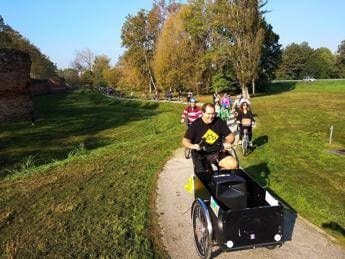 Torna a Ferrara il "Festival del Ciclista Lento", vince chi arriva ultimo