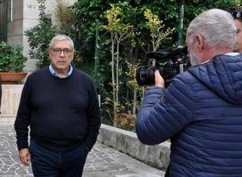 Appalti pilotati in Sicilia, sequestrati a Cuffaro 80 mila euro in contanti